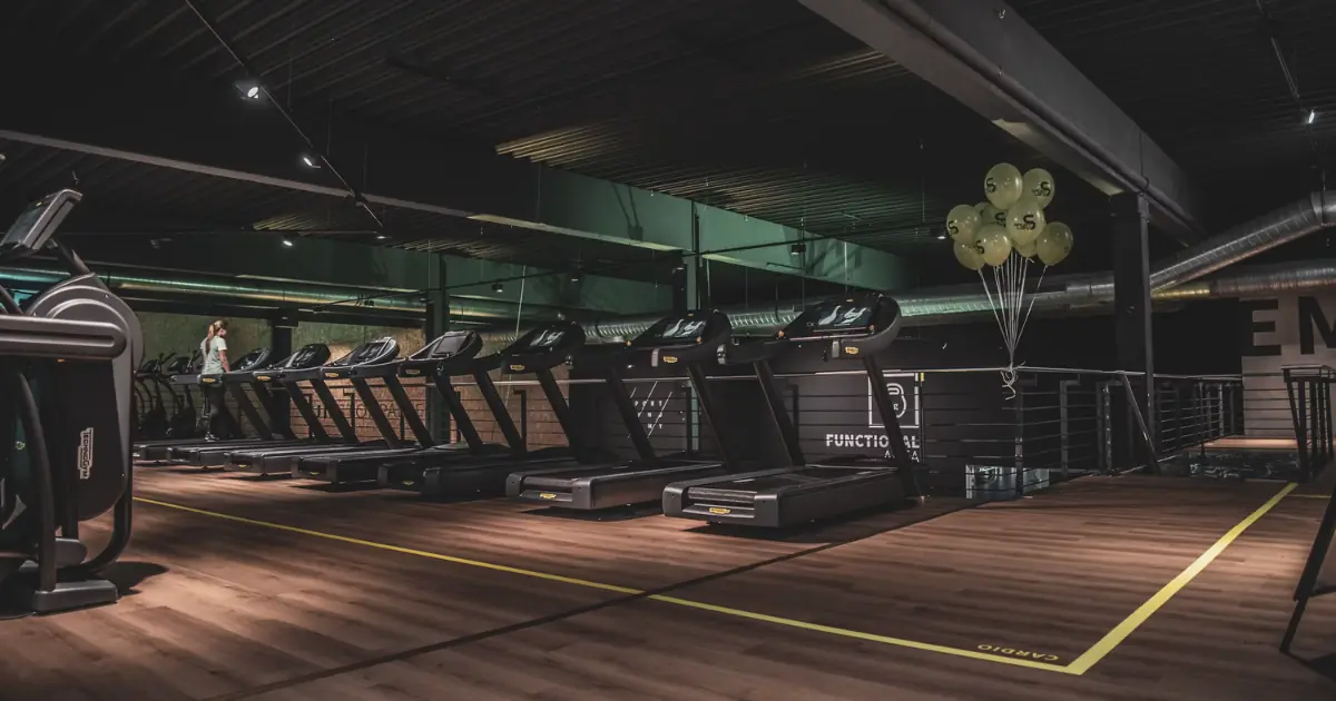 First Day at the Gym: A Beginner Workout and Checklist